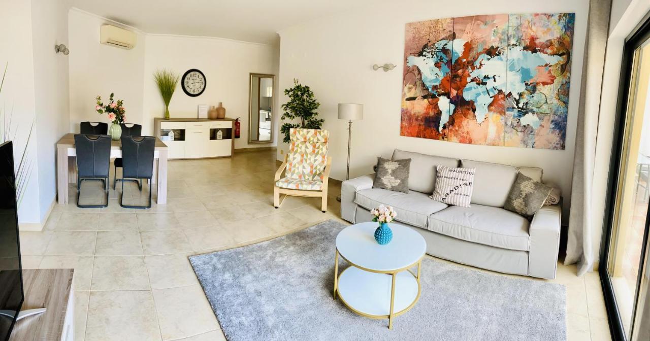 George's Quinta Palmeiras, A 2 Bedroom In Luxury Complex, Walking Distance To Town Apartment