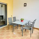 George\'S Quinta Das Palmeiras, A 2 Bedroom Apartment In Luxury Complex, Walking Distance To Town