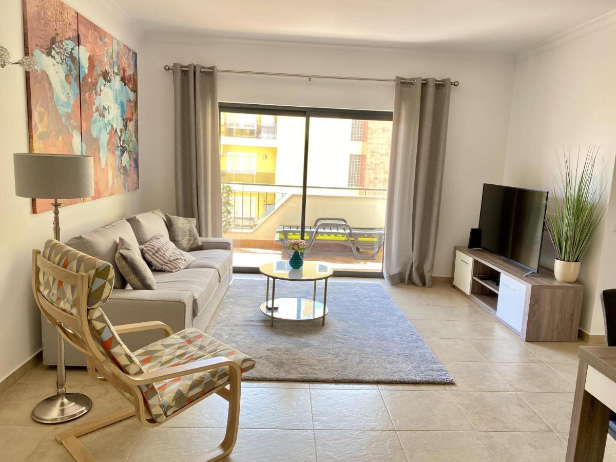 Apartamento George's Quinta Palmeiras, A 2 Bedroom In Luxury Complex, Walking Distance To Town *