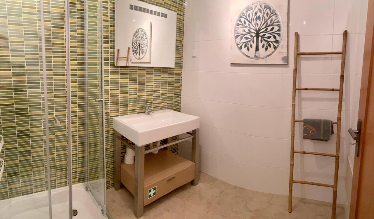 Apartamento George's Quinta Palmeiras, A 2 Bedroom In Luxury Complex, Walking Distance To Town *