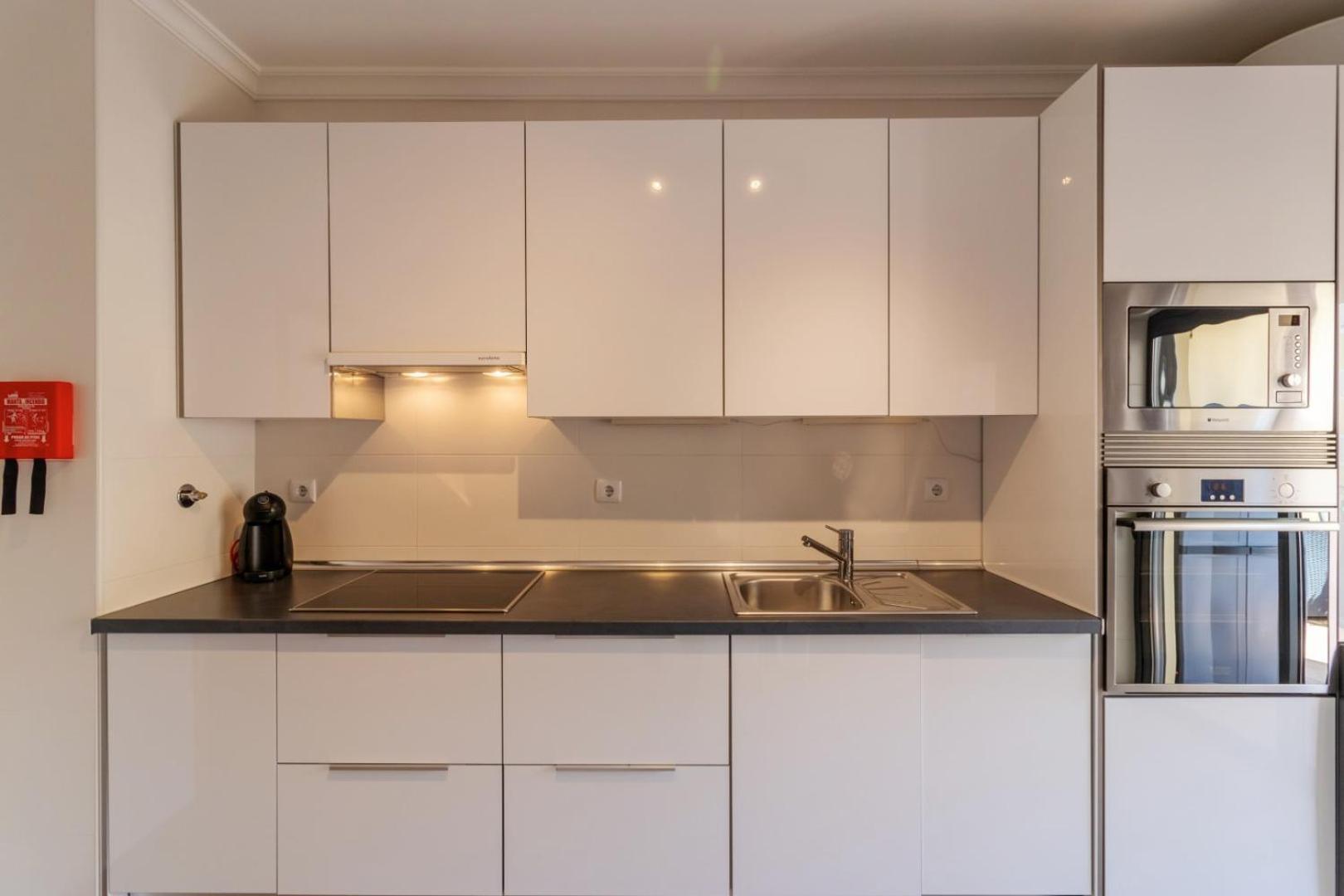 George's Quinta Palmeiras, A 2 Bedroom In Luxury Complex, Walking Distance To Town Lagos