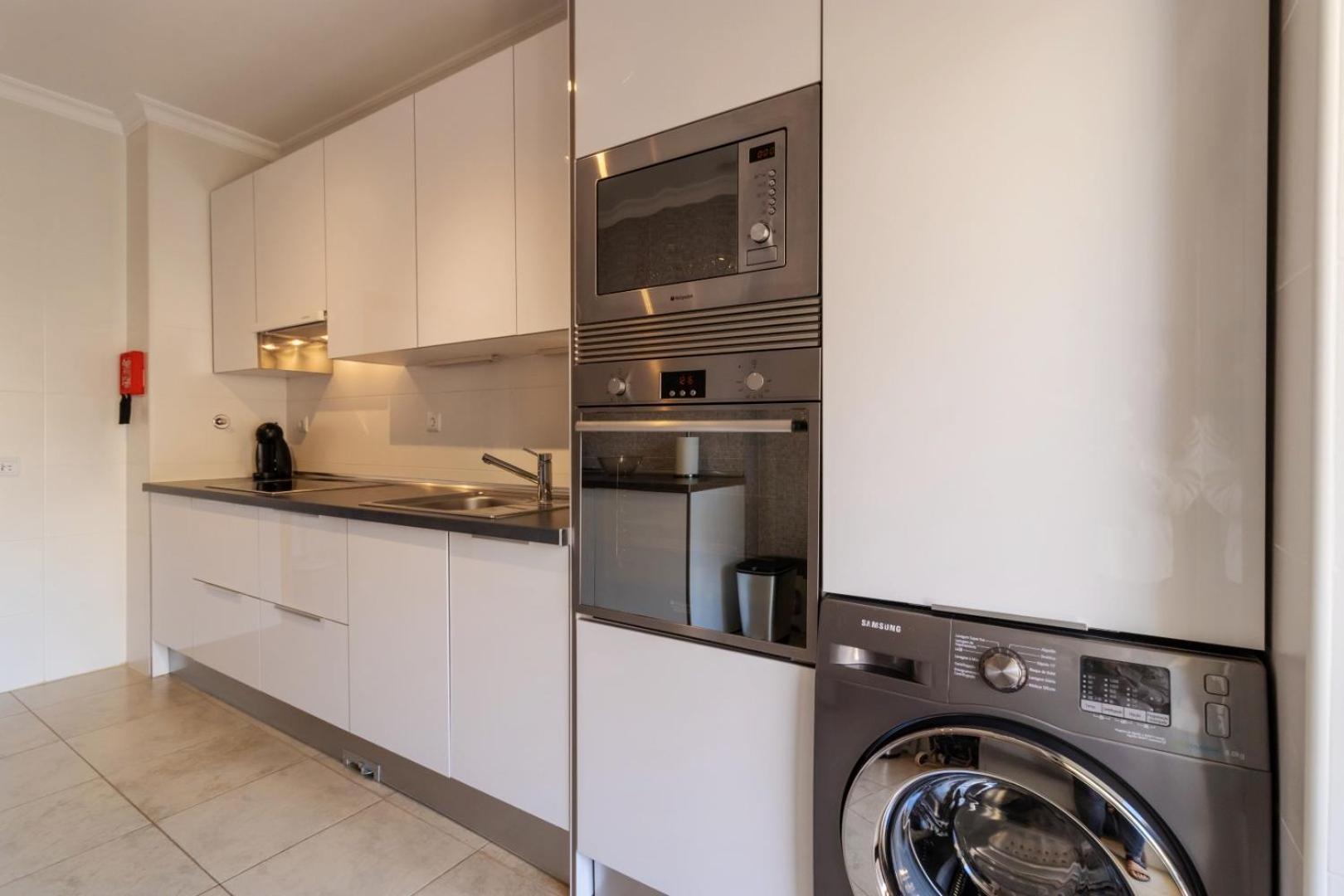 Apartment George's Quinta Palmeiras, A 2 Bedroom In Luxury Complex, Walking Distance To Town *