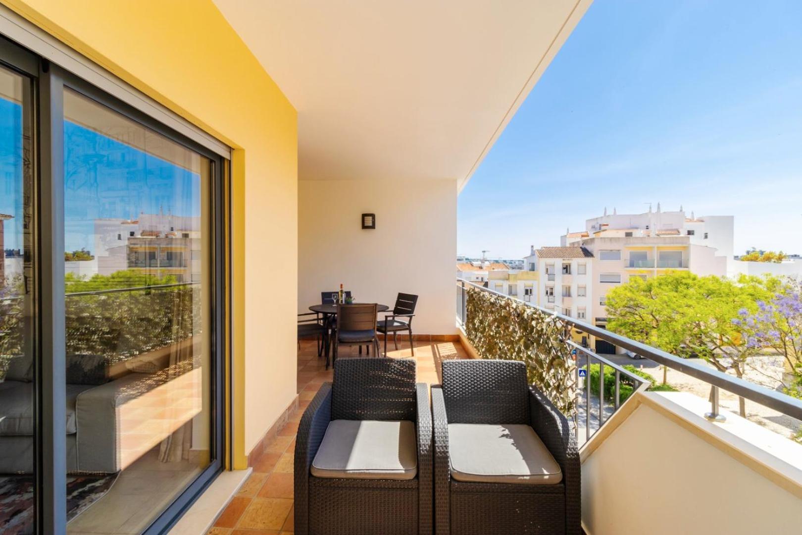 George's Quinta Palmeiras, A 2 Bedroom In Luxury Complex, Walking Distance To Town *