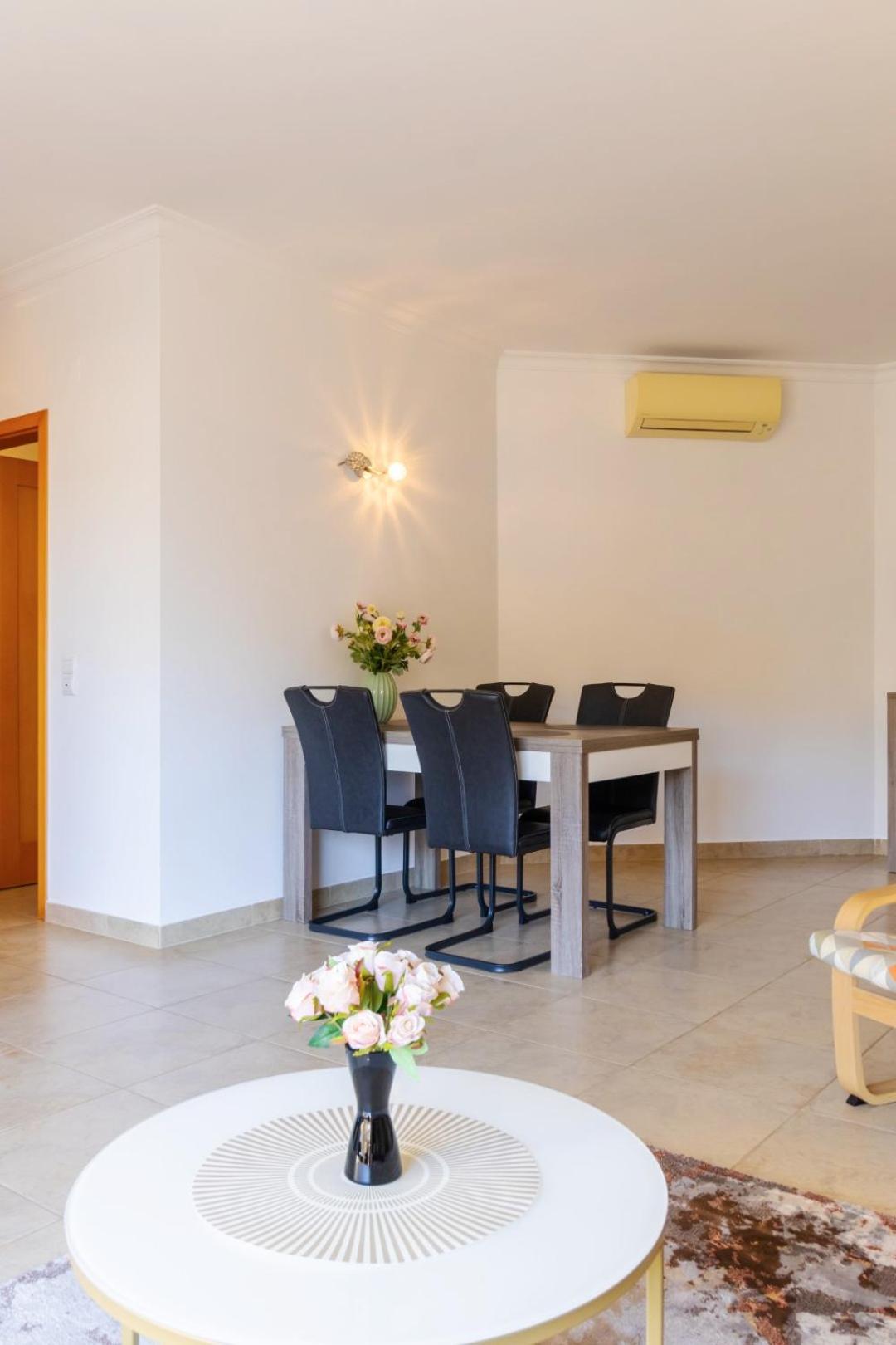George's Quinta Palmeiras, A 2 Bedroom In Luxury Complex, Walking Distance To Town