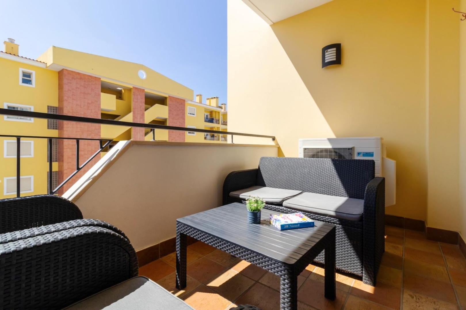 Apartment George's Quinta Palmeiras, A 2 Bedroom In Luxury Complex, Walking Distance To Town