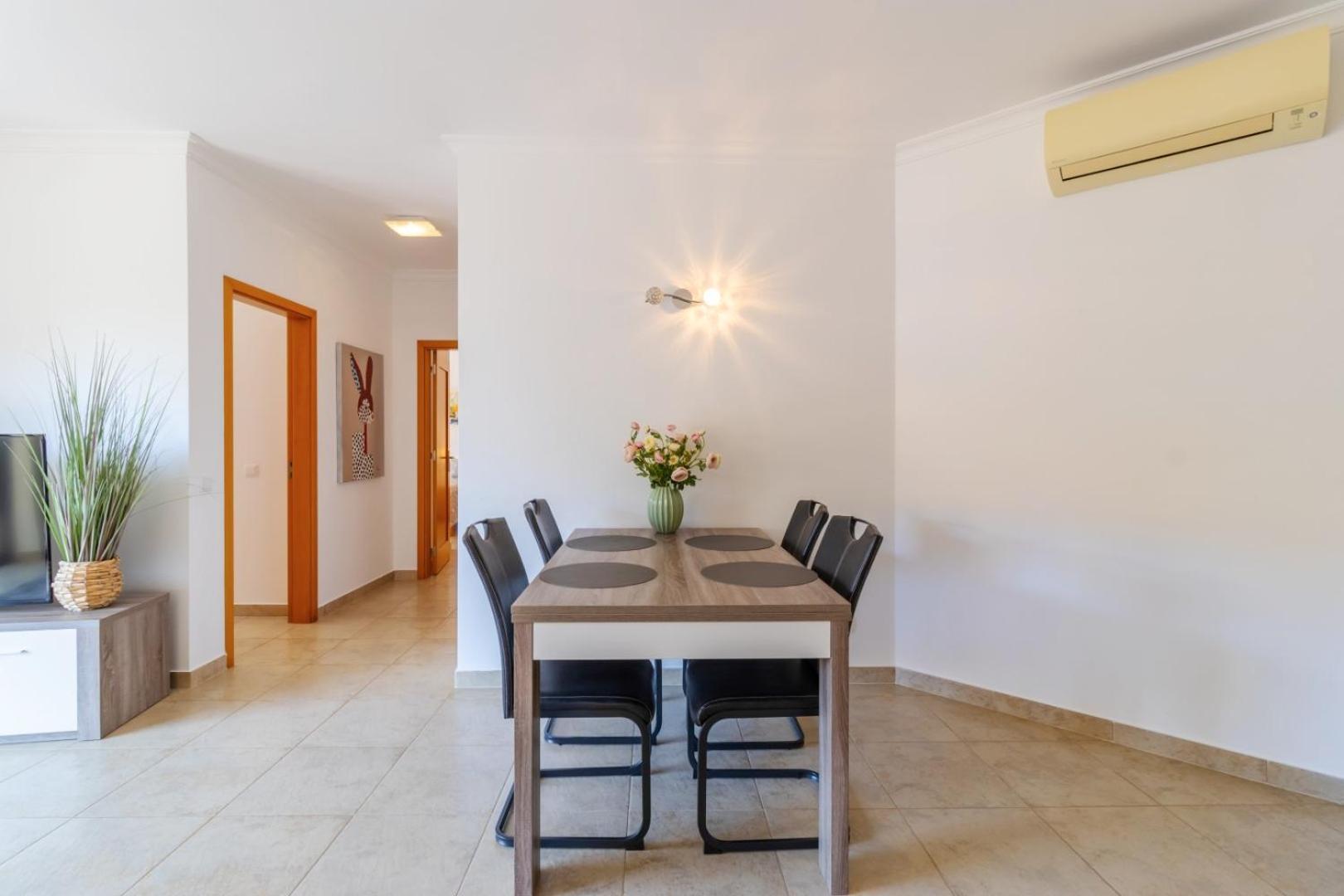 George's Quinta Palmeiras, A 2 Bedroom In Luxury Complex, Walking Distance To Town Apartment Lagos